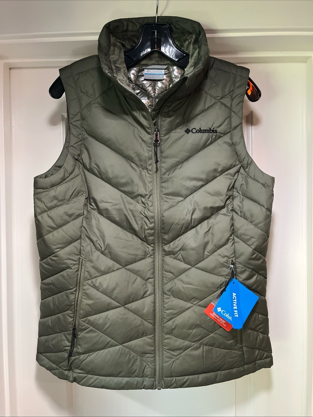 Womens Medium Columbia Heavenly II Vest Stone Green Puffer Insulated New Tag